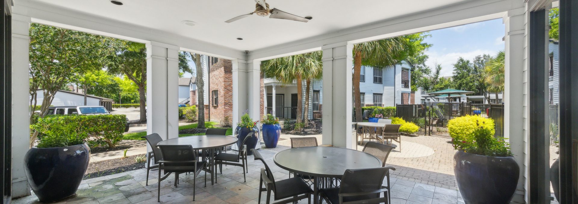 patio at The Boulevard at Deer Park